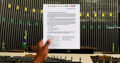 Negociação coletiva exige fortalecimento da representação sindical, não sua fragmentação Negociação coletiva exige fortalecimento da representação sindical, não sua fragmentação